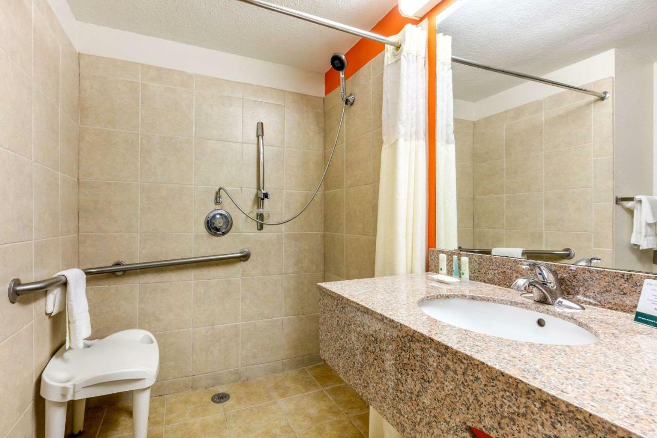 Quality Inn Auburn Campus Area I-85 Bagian luar foto