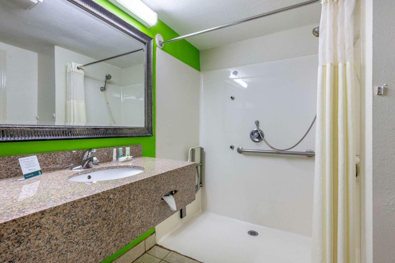 Quality Inn Auburn Campus Area I-85 Bagian luar foto