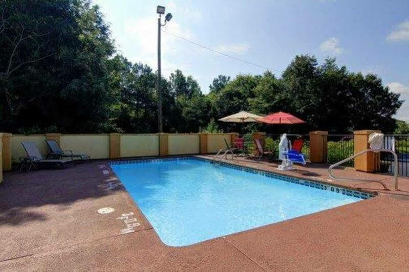 Quality Inn Auburn Campus Area I-85 Bagian luar foto